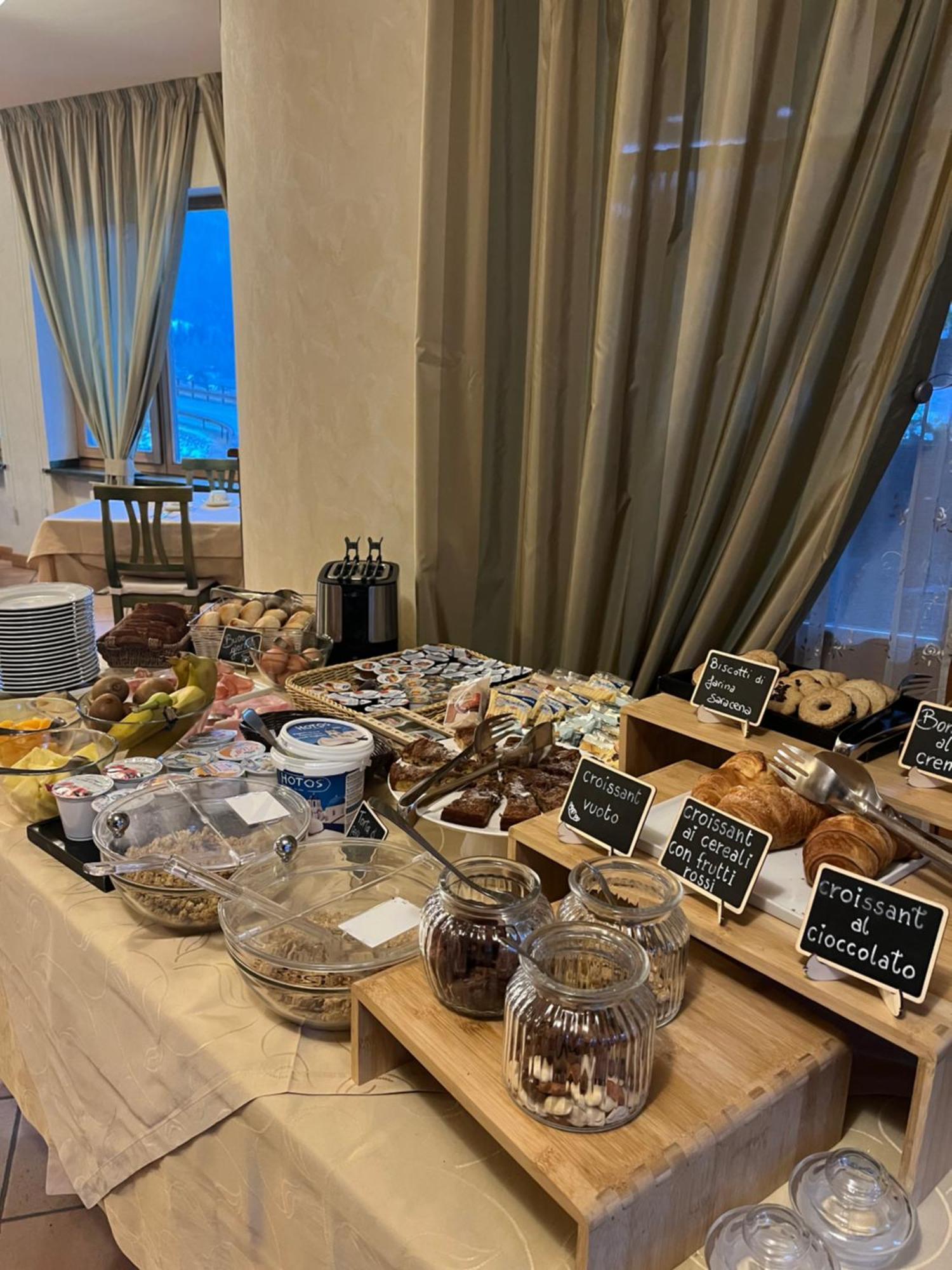 Hotel Veduta Dell'Adamello Temù Εξωτερικό φωτογραφία
