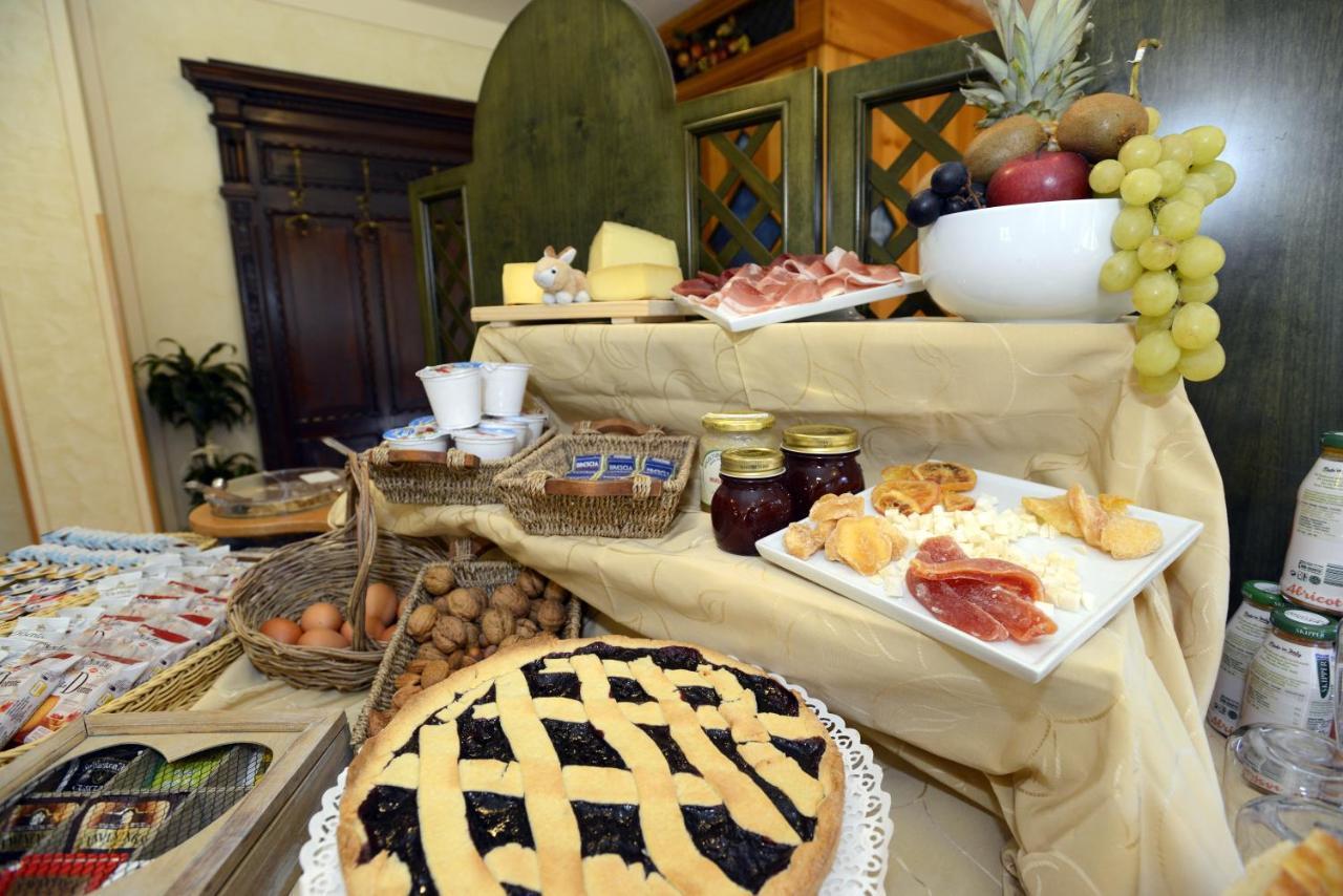 Hotel Veduta Dell'Adamello Temù Εξωτερικό φωτογραφία