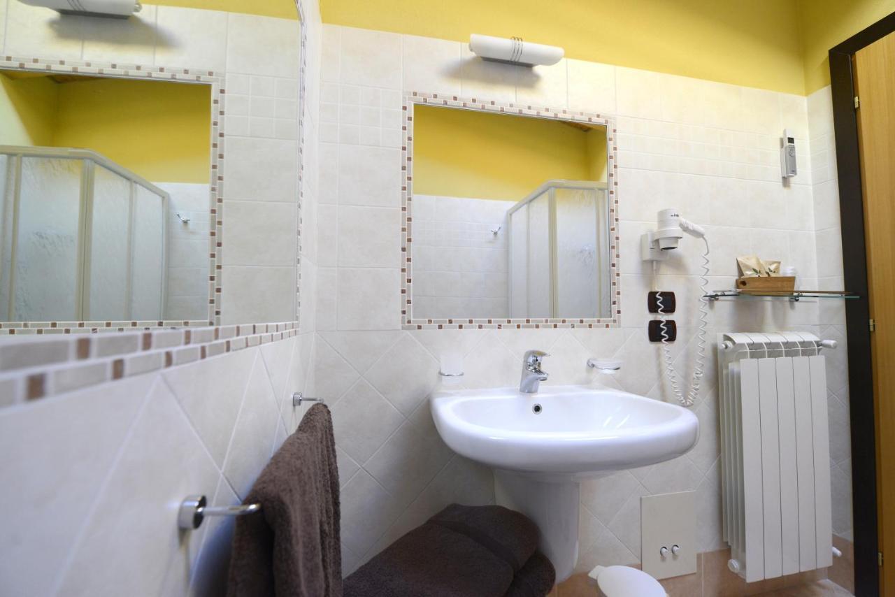 Hotel Veduta Dell'Adamello Temù Εξωτερικό φωτογραφία